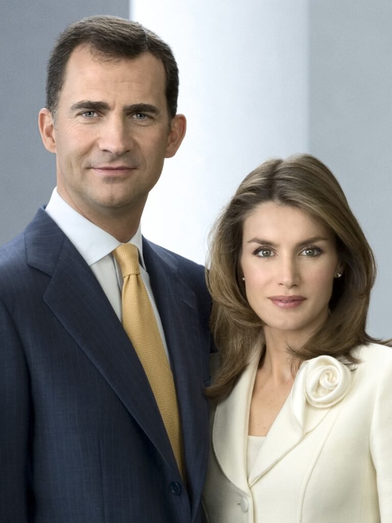 La reina Letizia en un retrato oficial junto al rey Felipe VI